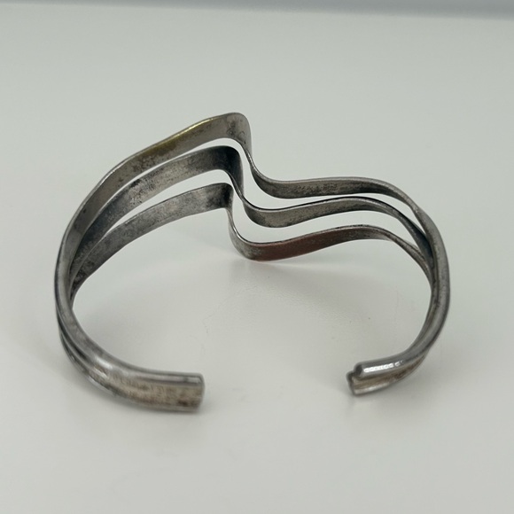 Vintage Silver Abstract Bangle - Picture 4 of 7